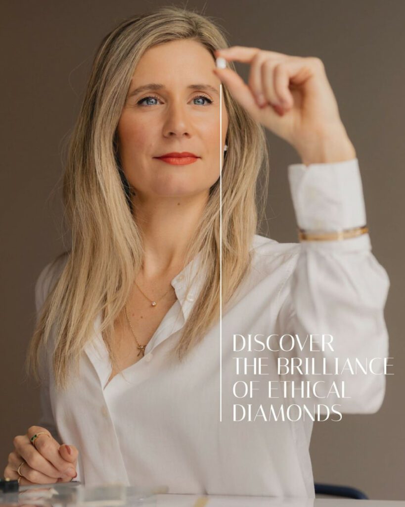 La fondatrice de Proud Diamond ,Virginie Roy, tient un diamant dans sa main